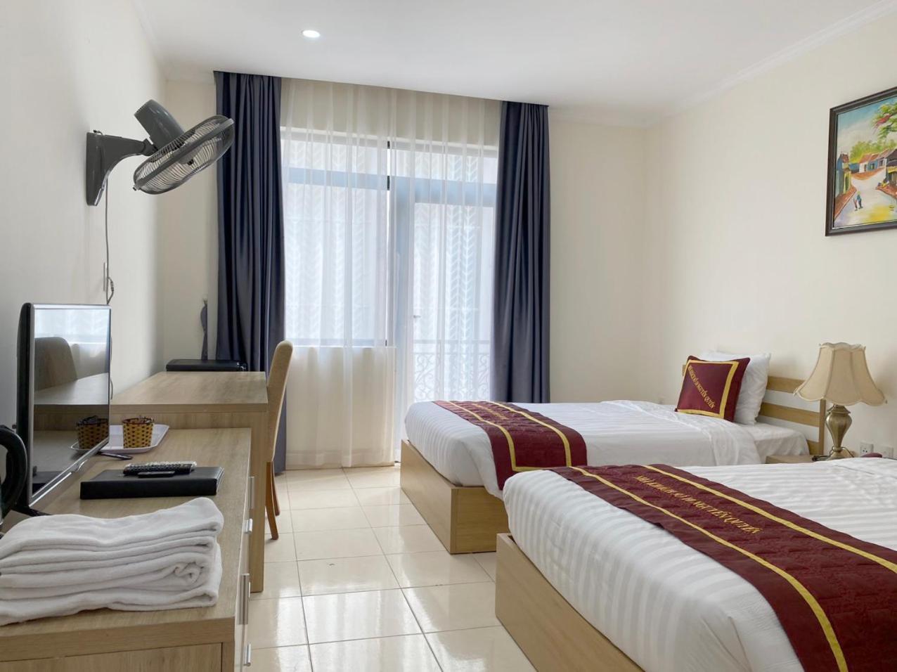 NguyẽN QuyèN Hotel 河内 外观 照片