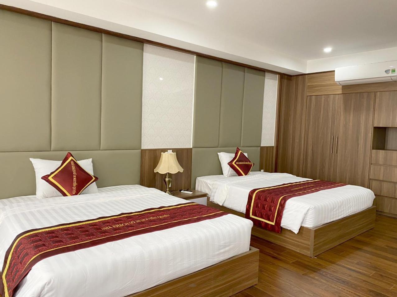 NguyẽN QuyèN Hotel 河内 外观 照片