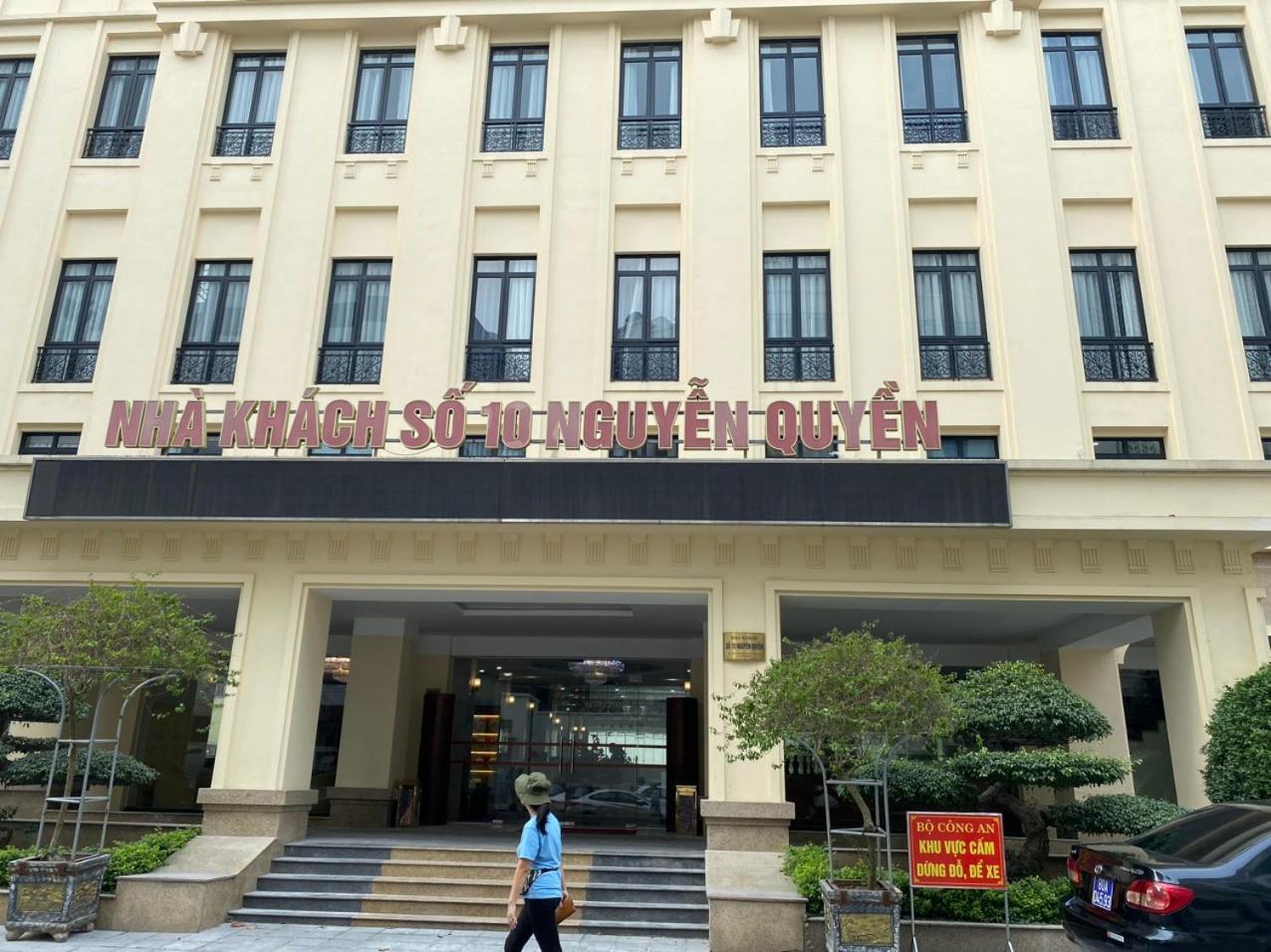 NguyẽN QuyèN Hotel 河内 外观 照片