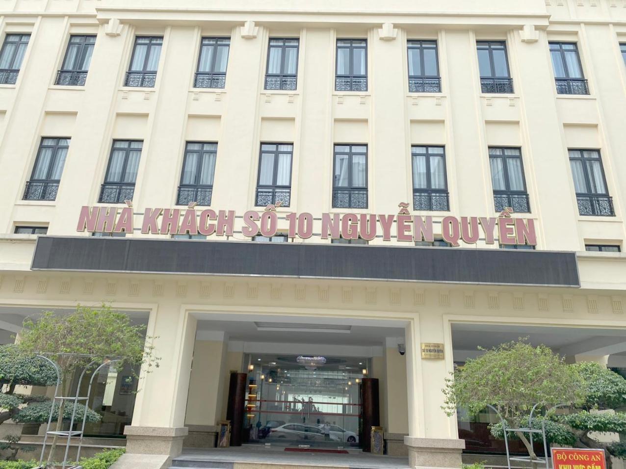 NguyẽN QuyèN Hotel 河内 外观 照片