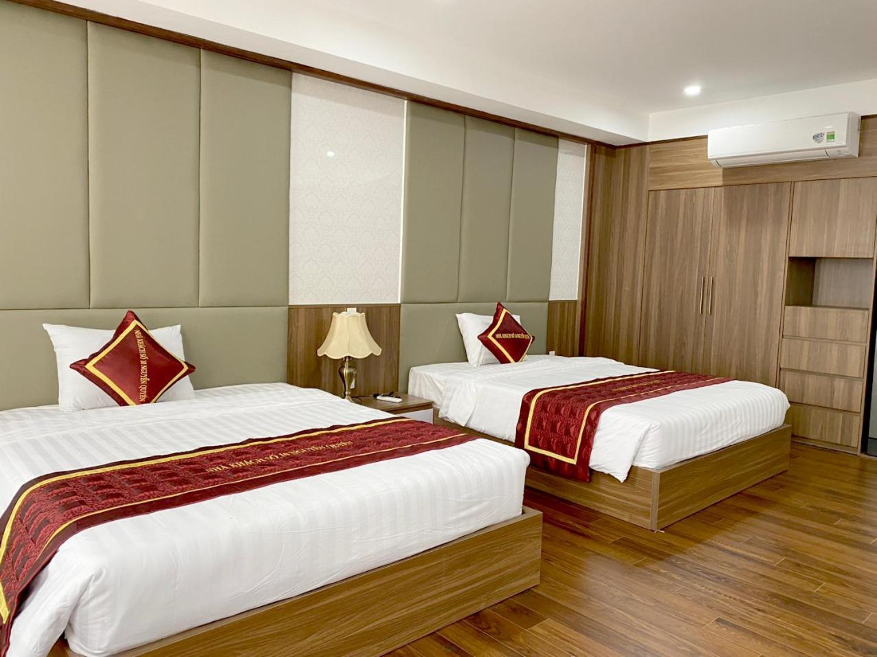 NguyẽN QuyèN Hotel 河内 外观 照片