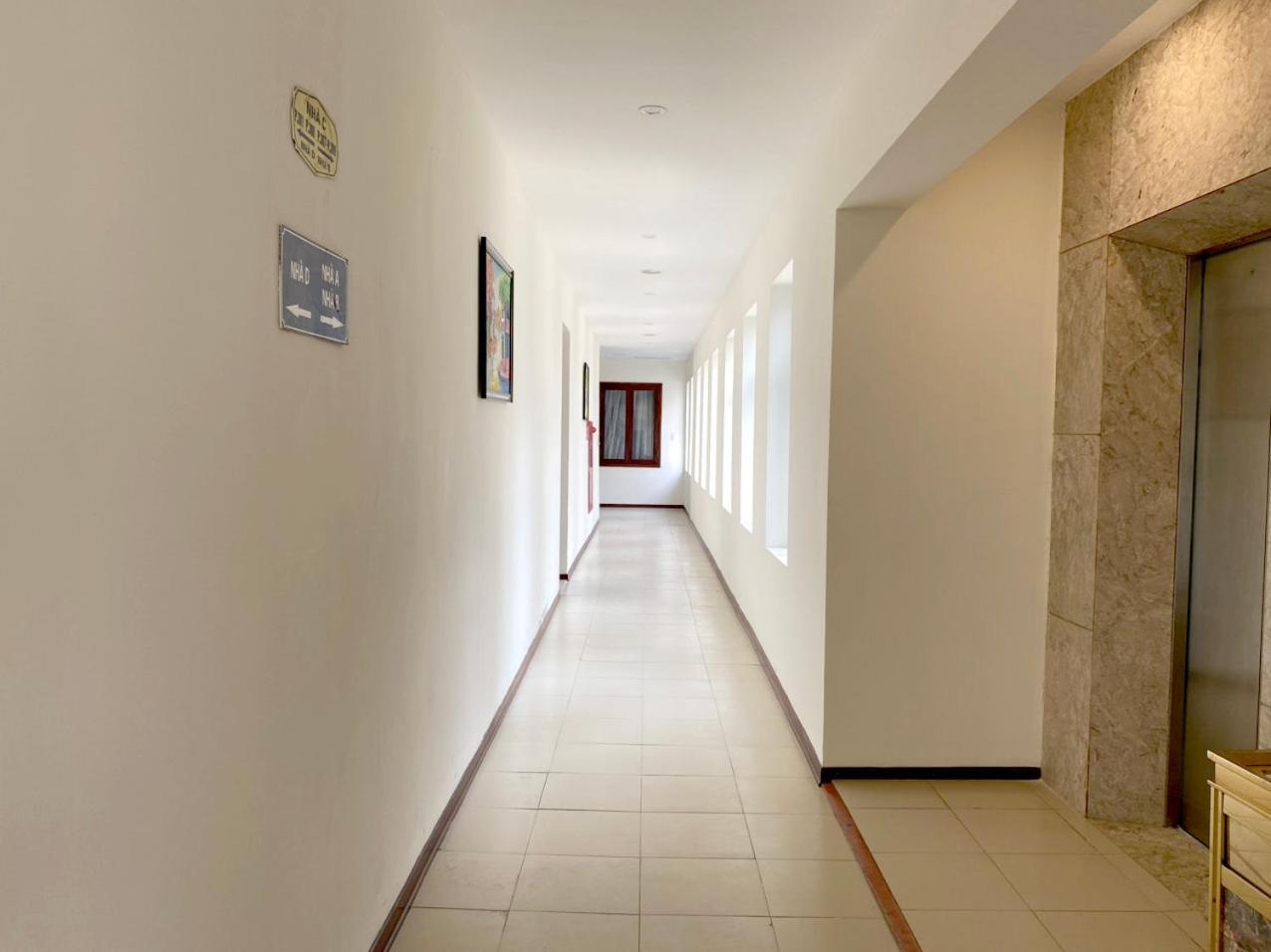 NguyẽN QuyèN Hotel 河内 外观 照片