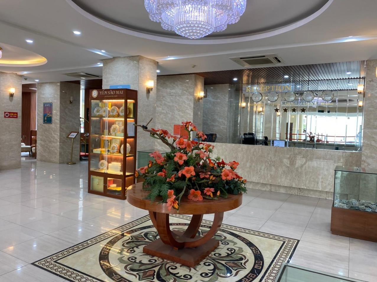 NguyẽN QuyèN Hotel 河内 外观 照片