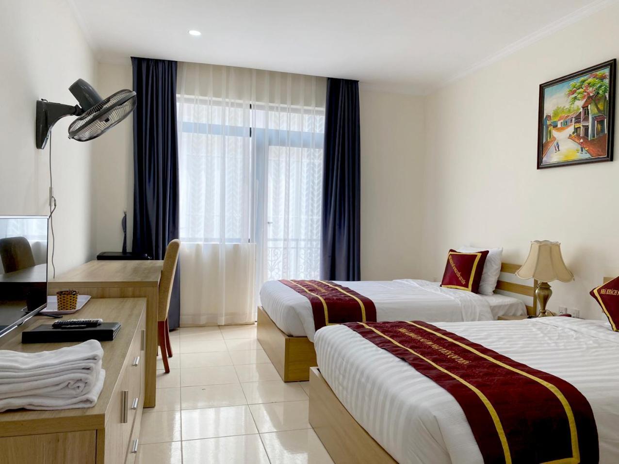 NguyẽN QuyèN Hotel 河内 外观 照片